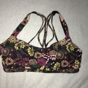 Lululemon Free to Be sports bra size 4